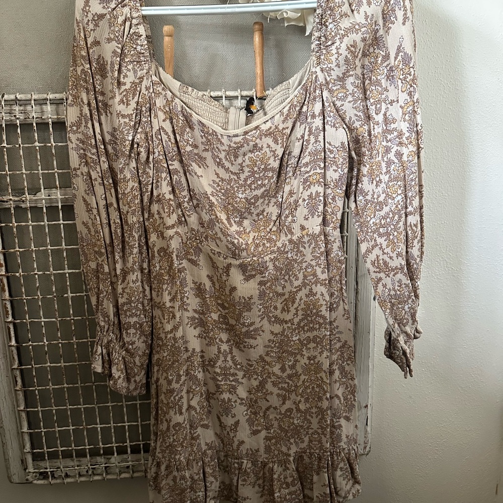 Cream Floral Long-Sleeve Scoop-Neck Dress